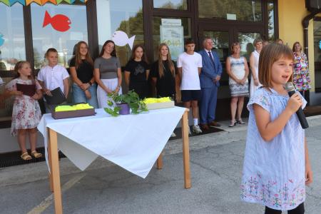 PRVI ŠOLSKI DAN CERKNICA 04 FOTO LJUBO VUKELIČ